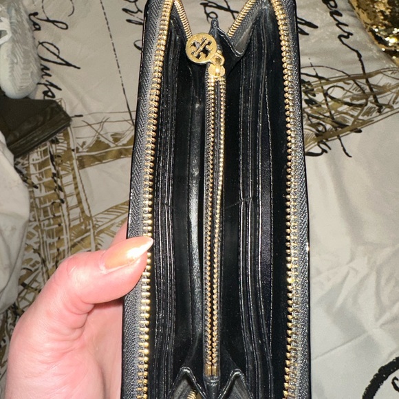 Tory Burch wallet - Picture 3 of 4